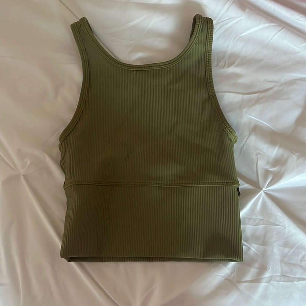 green lululemon power pivot tank rib